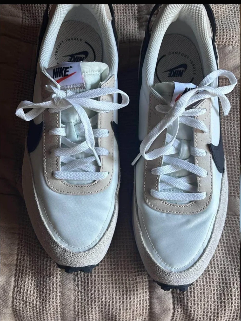 NEW Nike Women’s Waffle Debut White, Black and Beige Low-Top Sneakers
